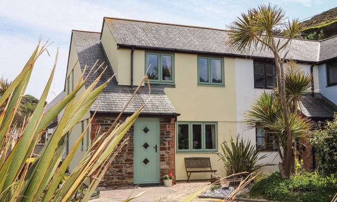 Porthtowan House | KINGSHOLM, family friendly, character holiday cottage in Porthtowan