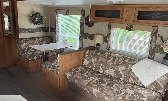 Mears House | Kingsport. 2-bedroom RV in Mears. King size bed, AC & 2 mile from Lake Michigan.