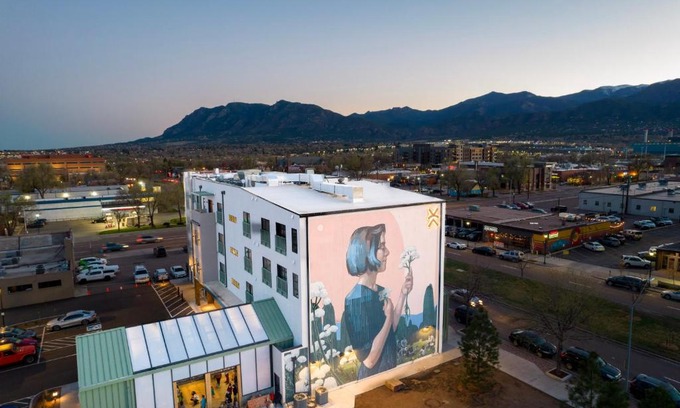 Downtown Colorado Springs Hotel | Kinship Landing