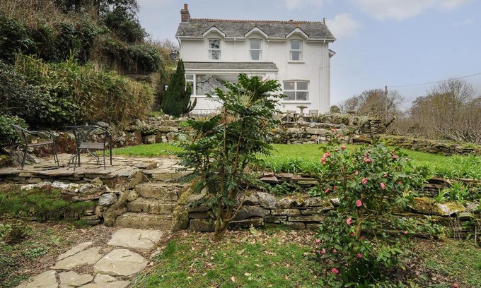 Saint Kew House | Kirland