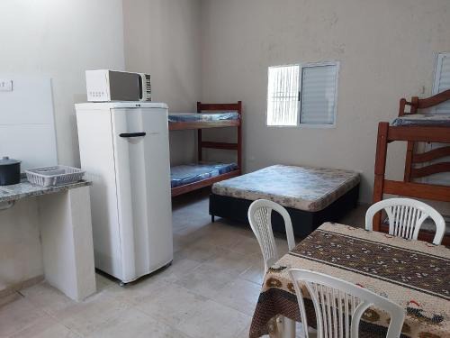 Maranduba House | Kitnet em excelente localização 150m da praia do sapê - Maranduba Ubatuba