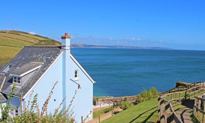 Chillington House | Kittiwake