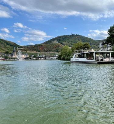 Kues Boat Rental | KL Moselboote - Hausboot Poseidon