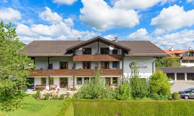 Aschau im Chiemgau Hotel | Kleines Hotel Edeltraud