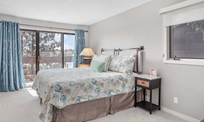 Osage Beach Condo | Knolls 1234 - Top Floor Condo with Great View!