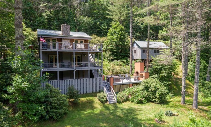 West Jefferson House | Knotty Pine