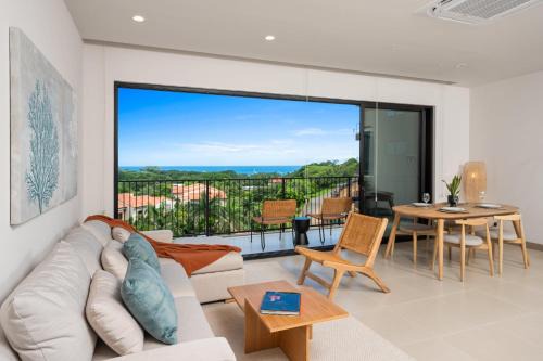 Coco Apartment | Kokito at Naumi, Ocean Views & Beach Club