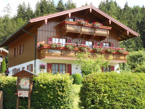 Blindau Apartment | Komfortable Ferienwohnung Mit Herrlichem Bergblick