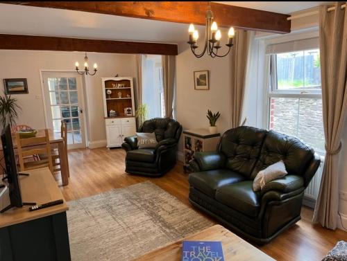 Brecon House | Kookaburra Cottage