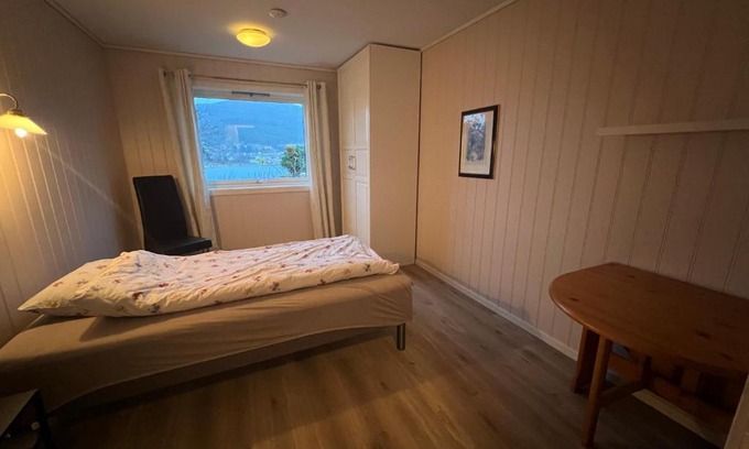 Selje House | Koselig rom i vakre omgivelser - Saltahornet