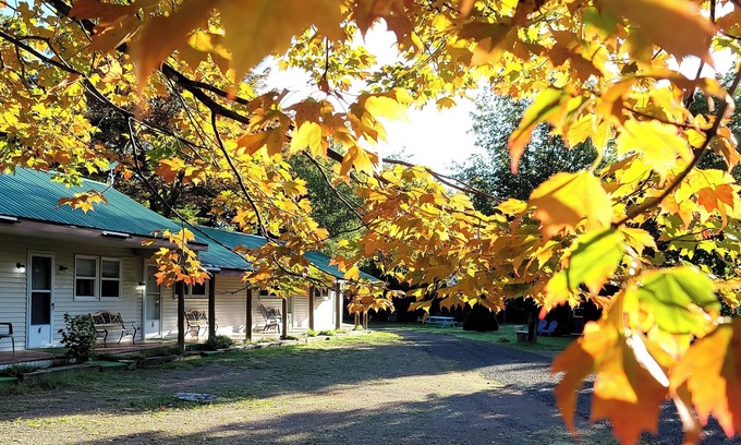 Saint Louis de Kent Hotel | Kouch Chalets
