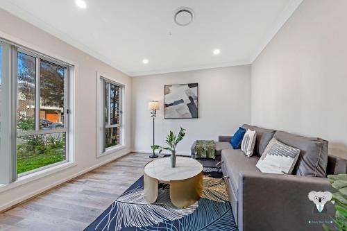 Austral House | KozyGuru | Austral | 5 Bed Comfy House