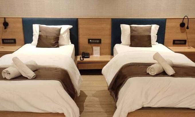 Surat Hotel | Kratos Club