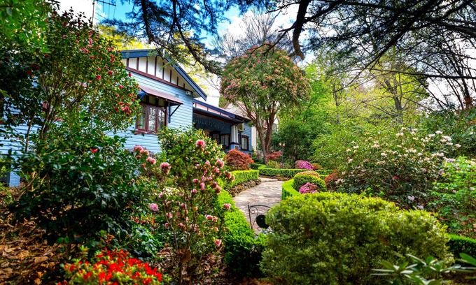Blackheath House | Kubba Roonga Guesthouse - Boutique Luxury Spa Retreat & Gardens