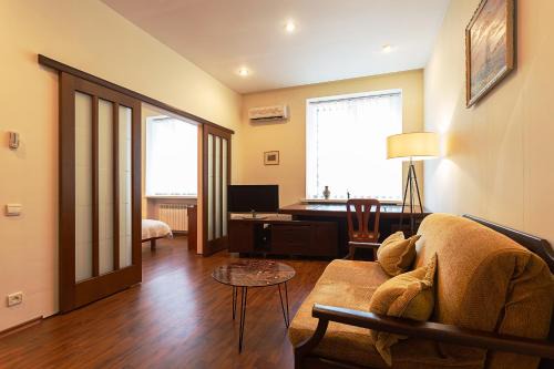 Lypky Apartment | Kyiv High Standard Apartment