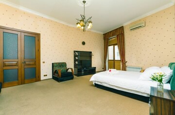 Lypky Apartment | ★KyivHome★Best view on Independence Square★