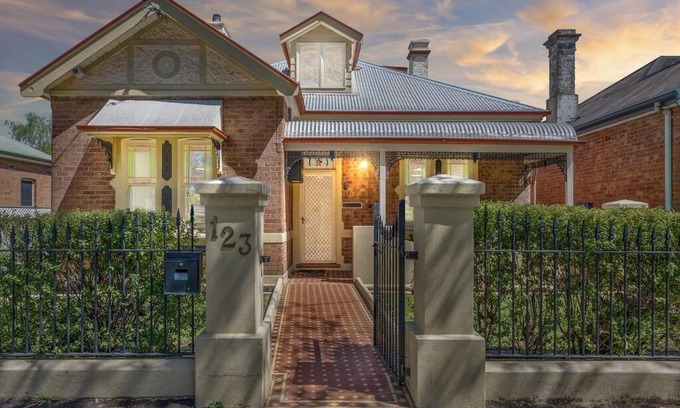 Orange House | Kyogle123 Central location