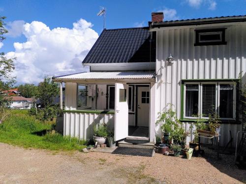 Henan Apartment | Lägenhet naturnära i Henån