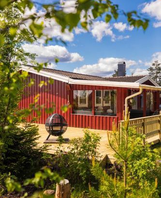 Hagfors Municipality Ski Chalet | Långrösta; Ruime blokhut grenzend aan bos