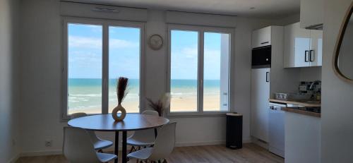 Le Portel Apartment | L'écume du fort , Face à la mer, Coucher de soleil