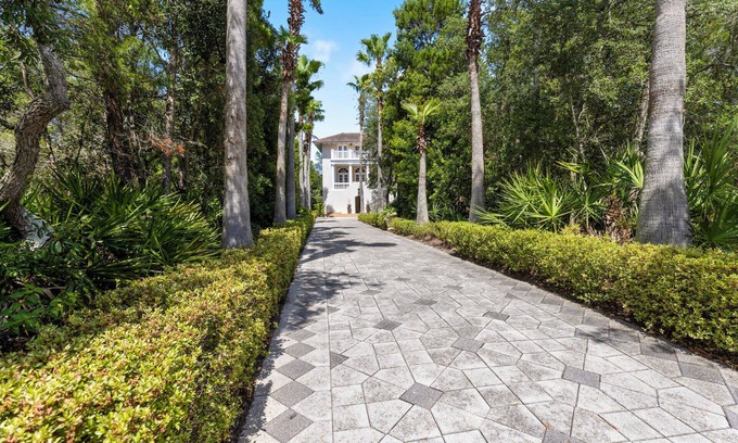 Sunnyside House | L' Abode Ami, Carillon Beach, The ultimate in Privacy! Must See! 3br Home