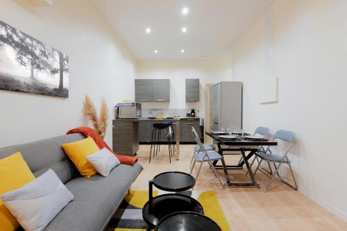 Grand Clement Apartment | L'Appart Chic - Terrasse - Proche Lyon & tram