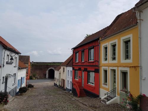 Montreuil-sur-Mer House | L'Art Du Temps le Gîte