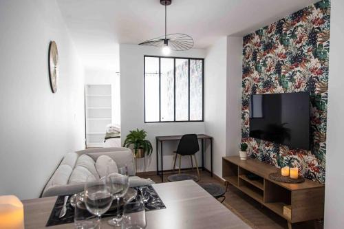 Chateauroux Apartment | L'Escapade-Hypercentre-parking privé-refait à neuf