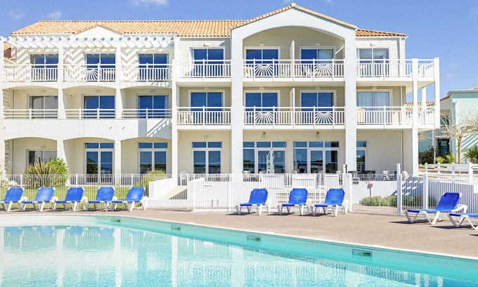 Chateau-d'Olonne Apartment | L'Estran (25) by Interhome