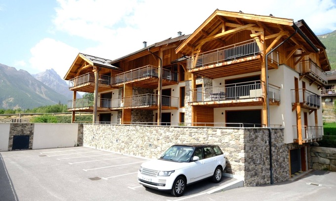 Monetier-les-Bains Apartment | L'Eyssaben, luxury apartment Serre Chevalier