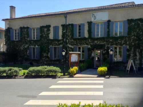 Aubeterre-sur-Dronne Hotel | L'Hôtel du Périgord