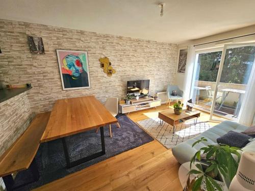 Pau Nord Apartment | L'hippique - Parking - vue Pyrénées - Balcon