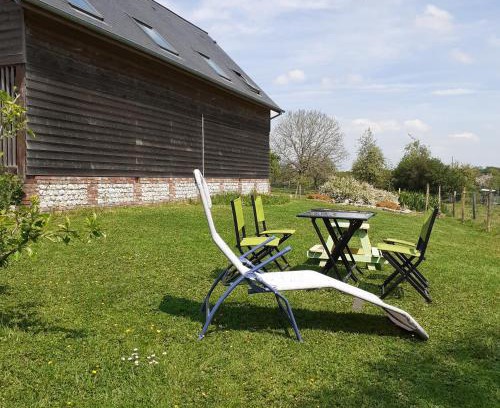 Beaumont-le-Hareng House | L hirondelle