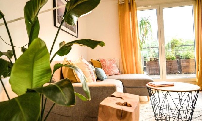 Vaires-sur-Marne Apartment | L'Olympique: appartement cosy, vue canal grande terrasse et parking