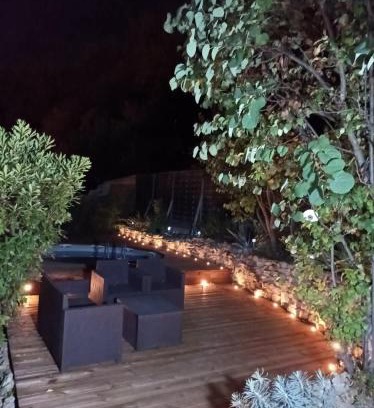 Chateauneuf-du-Rhone Bed & Breakfast | l'Oppidum