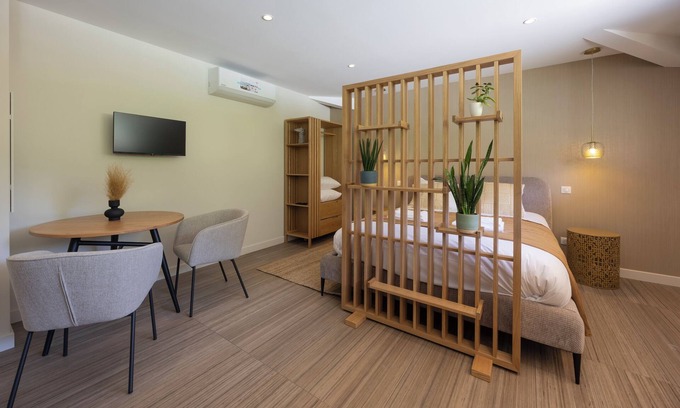 Bluffy Apartment | L'Orée du Château – Studio Apartment