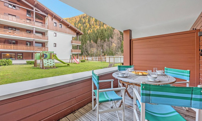 Vallorcine Apartment | l'Ours Bleu B01 - Ski in Ski out, Vallorcine (Argentiere), France