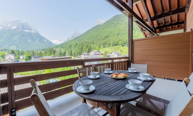 Vallorcine Apartment | l'Ours Bleu A35 - Ski in Ski out, Vallorcine (Argentiere), France