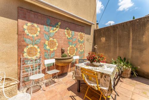 Saint-Hilaire-d'Ozilhan House | L'oustalet en Provence