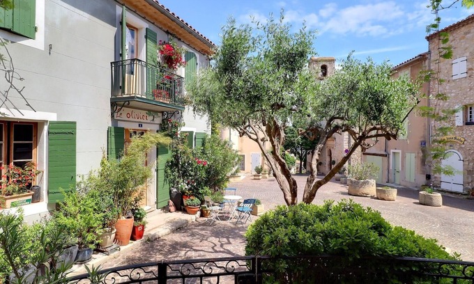 Ventabren House | L’oustaou de Ventabren – Village Square