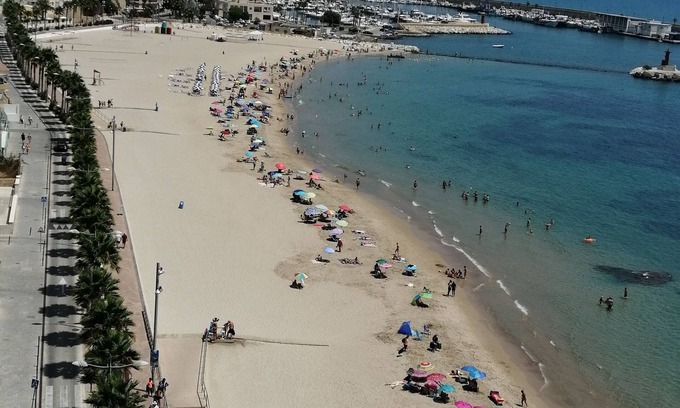 Villajoyosa Apartment | L&Z 6-person Penthouse by the sea and beach with beautiful views.