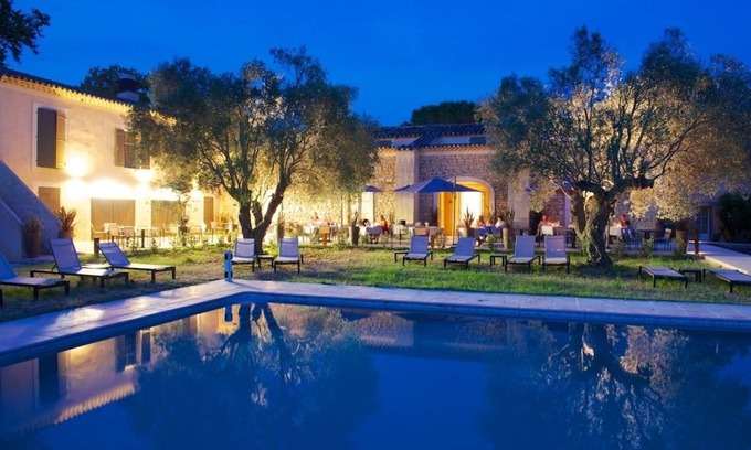 Vers-Pont-du-Gard Hotel | La Bégude Saint-Pierre