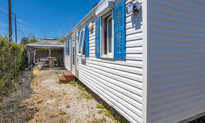 Saint-Pierre-d'Oleron RV Rental | La Baie de la Tranquillité – Cosy Mobile Home, Peaceful & Fully Equipped, Near Entertainment