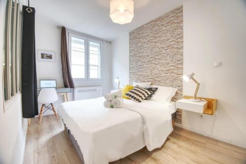 Nimes City Centre Apartment | La Balade Nîmoise Center Car Park AC