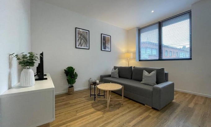 Lens Apartment | La belle mine