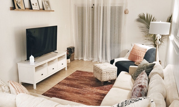 Apache Shores Cottage | La Bohéme Austin Lake House