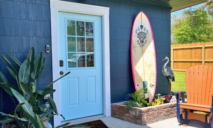 Aransas Pass House | ★ La Buena Pescada 🎣 Coastal Cottage 3 Bedroom 2 Bath, Gated Yard, Boat Parking