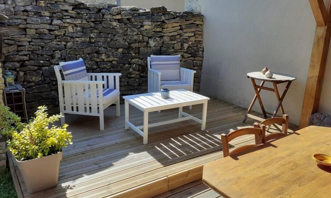 Montrodat House | La cabane au fond du jardin