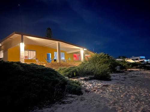 Chelem House | La Casa Amarilla Frente al Mar