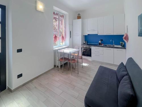 Varazze Apartment | La casa Azul